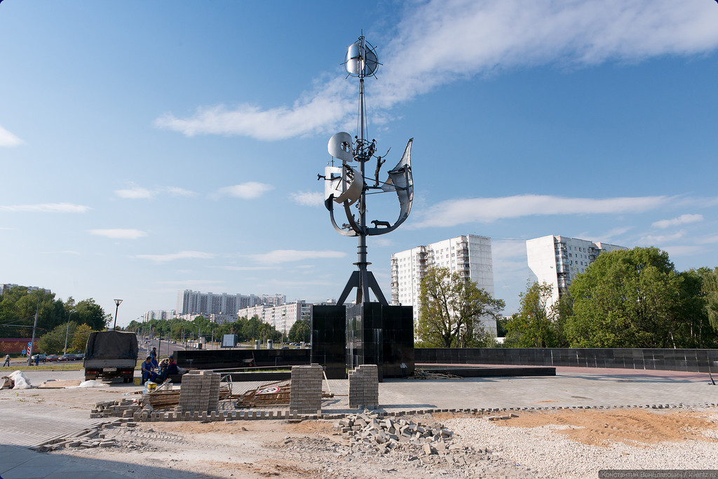 Территория вокруг ещё не доделана, но работы идут